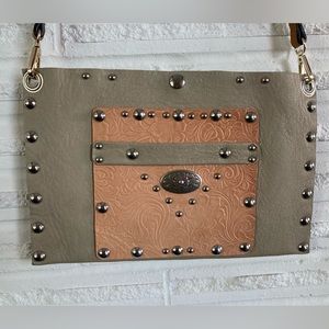 Huaracha Studios leather purse